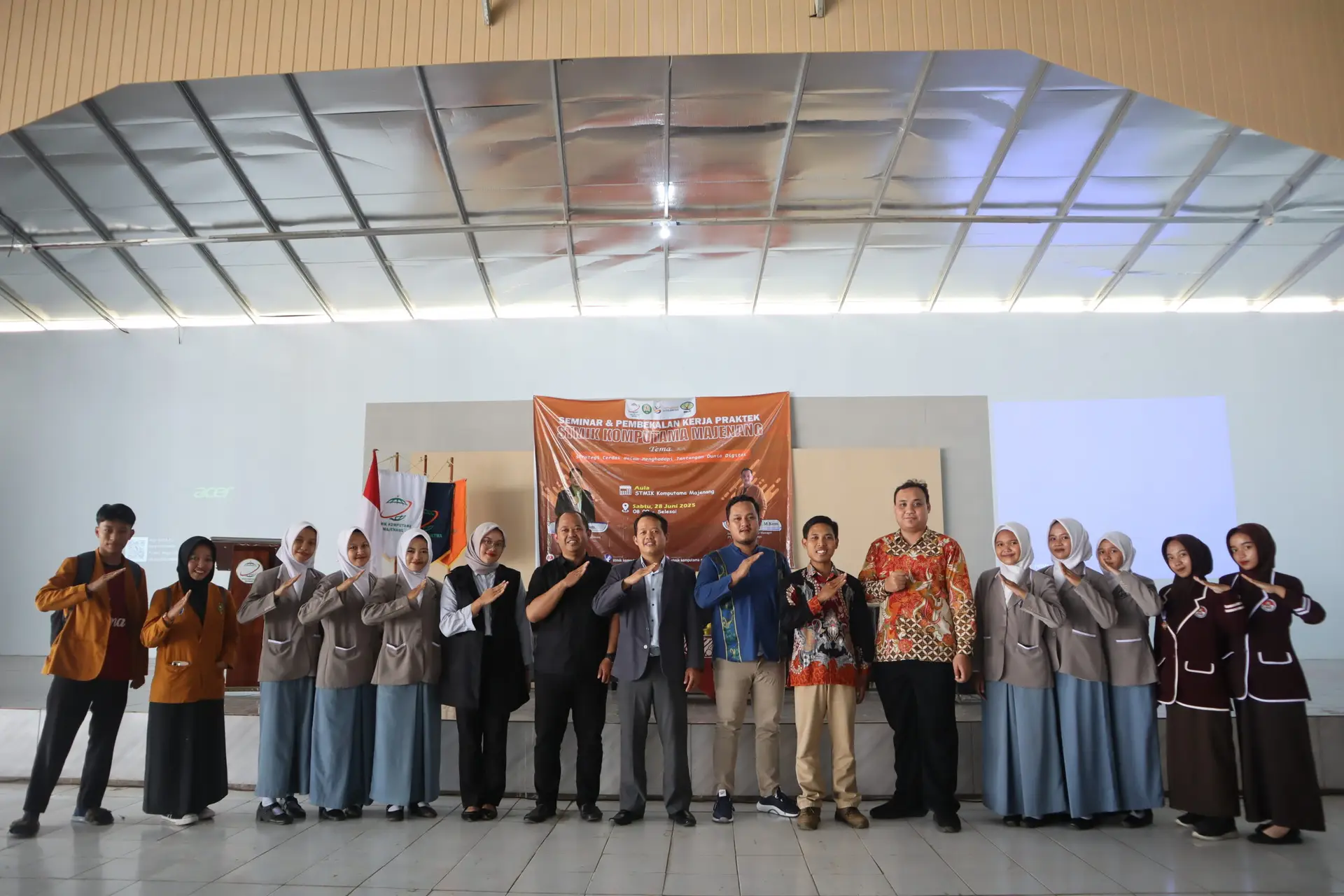 100% Gratis! Program Beasiswa KTP di STMIK Komputama Cilacap