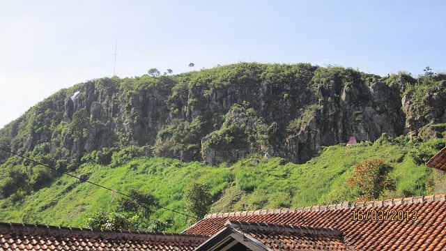 Gunung Batu Geser 460 M Akibat Aktivitas Sesar Lembang, 15 Kecamatan Bandung Raya Zona Merah