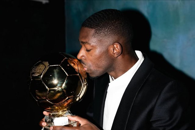 Foto-Foto Momen Spesial Ousmane Dembele Meraih Ballon d’Or 2025, Ada Ronaldinho