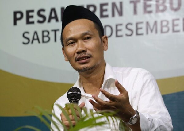 Benarkah Iblis Malaikat yang Membangkang? Ini Penjelasan Gus Baha hingga Ibnu Katsir