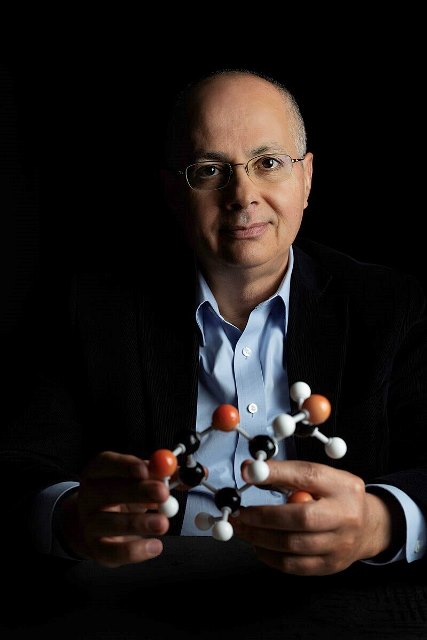 Kisah Inspiratif Omar Yaghi, Pengungsi Palestina yang Raih Nobel 2025